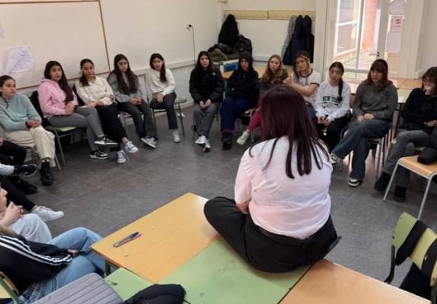 acompanyament, noies en rondalla